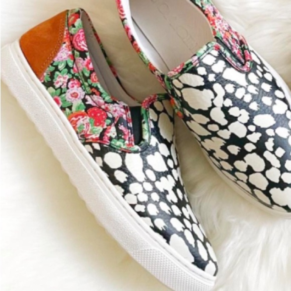 🔥Coach limited edition floral animal print Suede Leather Slip On Sneakers sz 6